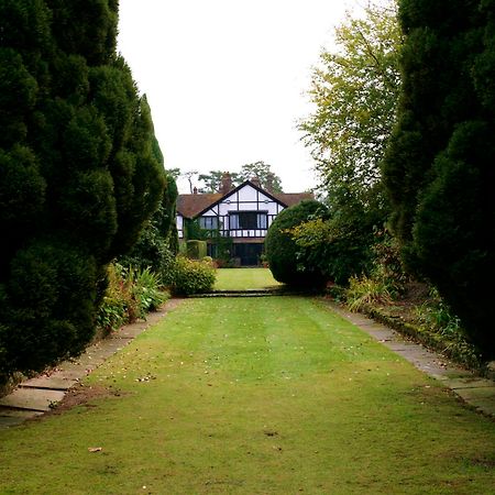 Cisswood House Hotel Horsham Buitenkant foto