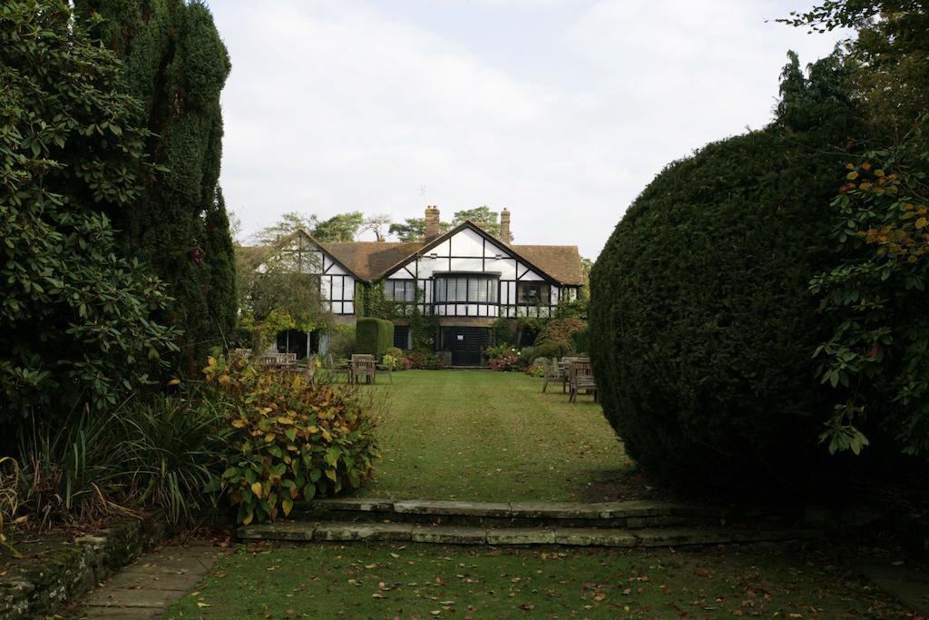 Cisswood House Hotel Horsham Buitenkant foto